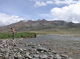 Tibet Kailash 05 To Tirthapuri 03 Peter throwing rocks just past Hor Qu